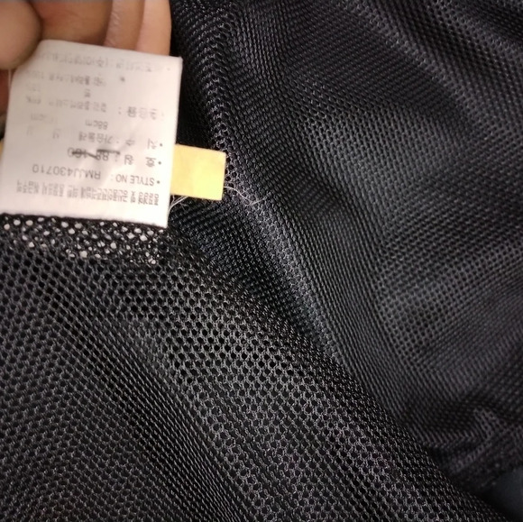 Roem women small stylish light jacket purchased from Korea never used - Picture 5 of 10